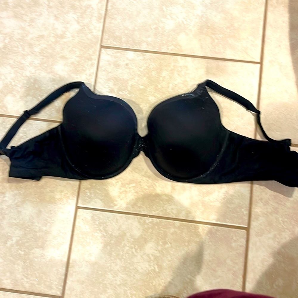 Victoria’s Secret body by Victoria line perfect coverage bra